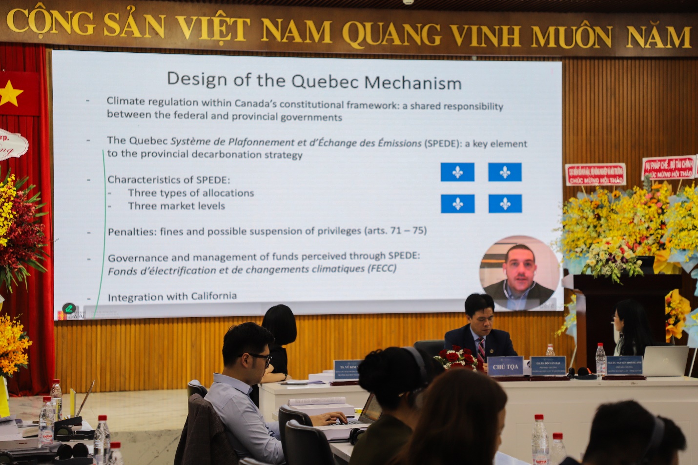 TS. Charles Codère tham dự hội thảo qua hình thức trực tuyến